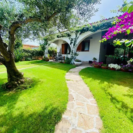 Todde Con Piscina San Teodoro (Sardinia)