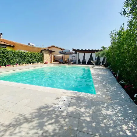 Apartament Todde Con Piscina San Teodoro (Sardinia)